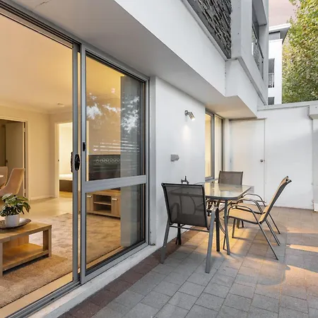 Yaran Suites Rockingham Exterior photo