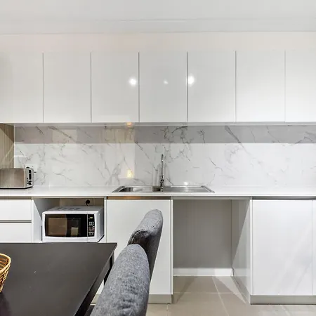 Yaran Suites Rockingham Exterior photo
