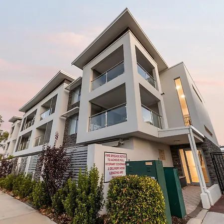 Yaran Suites Rockingham Exterior photo