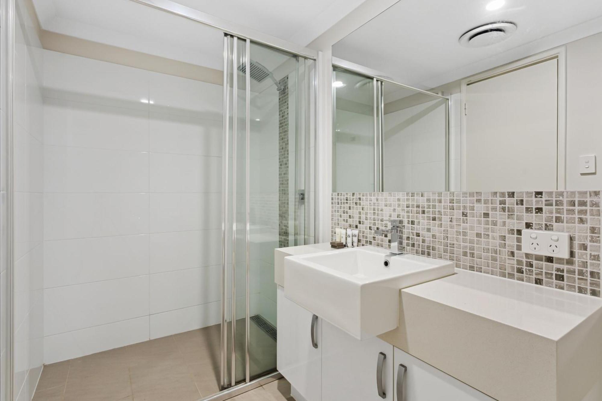 Yaran Apartment *